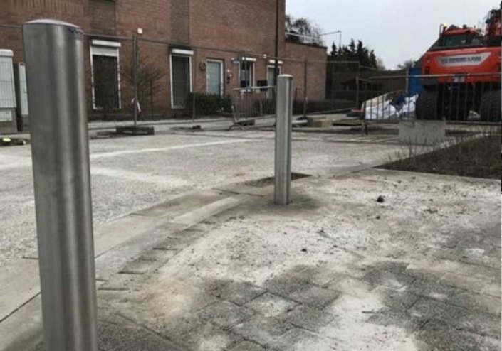 vvs-straatmeubilair-anti-parkeerpalen-rvs-viabuild-uitgelicht