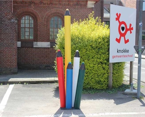 Potloodpalen aan de "knokke" school in Zwevegem