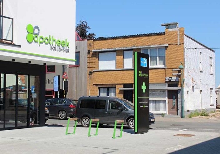 vvs-straatmeubilair-apotheek-bollengier-fietsenrek-bikeblocq-en-parkeerbordjes-11